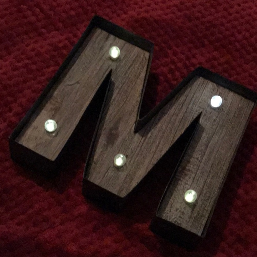 Light up letter decoration